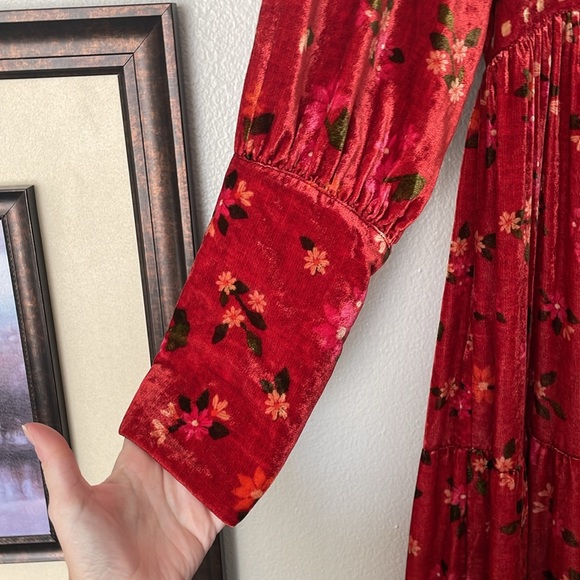 NWOT FARM Rio Red Velvet Long Sleeve Button Cuff Romantic Garden Dress Medium - Picture 7 of 11